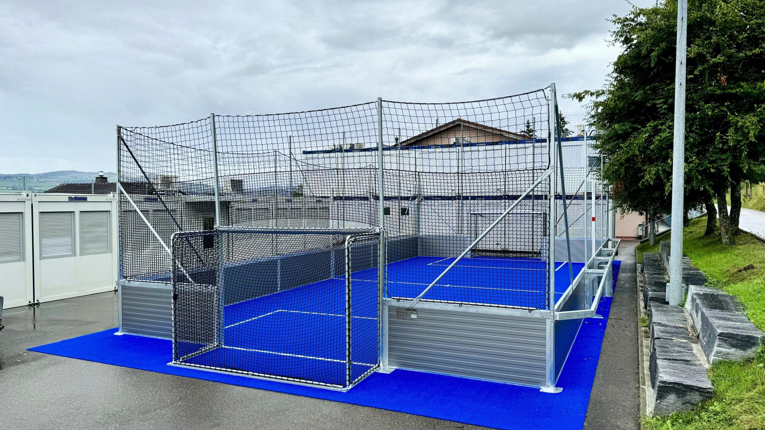 kleinspielfeld advanced mauensee kunstrasen blau 3 scaled uai