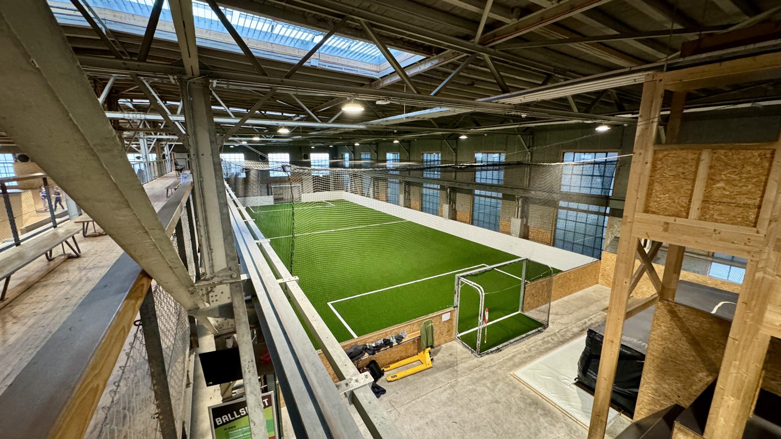 kleinspielfeld indoor skills park winterthur 2 scaled uai